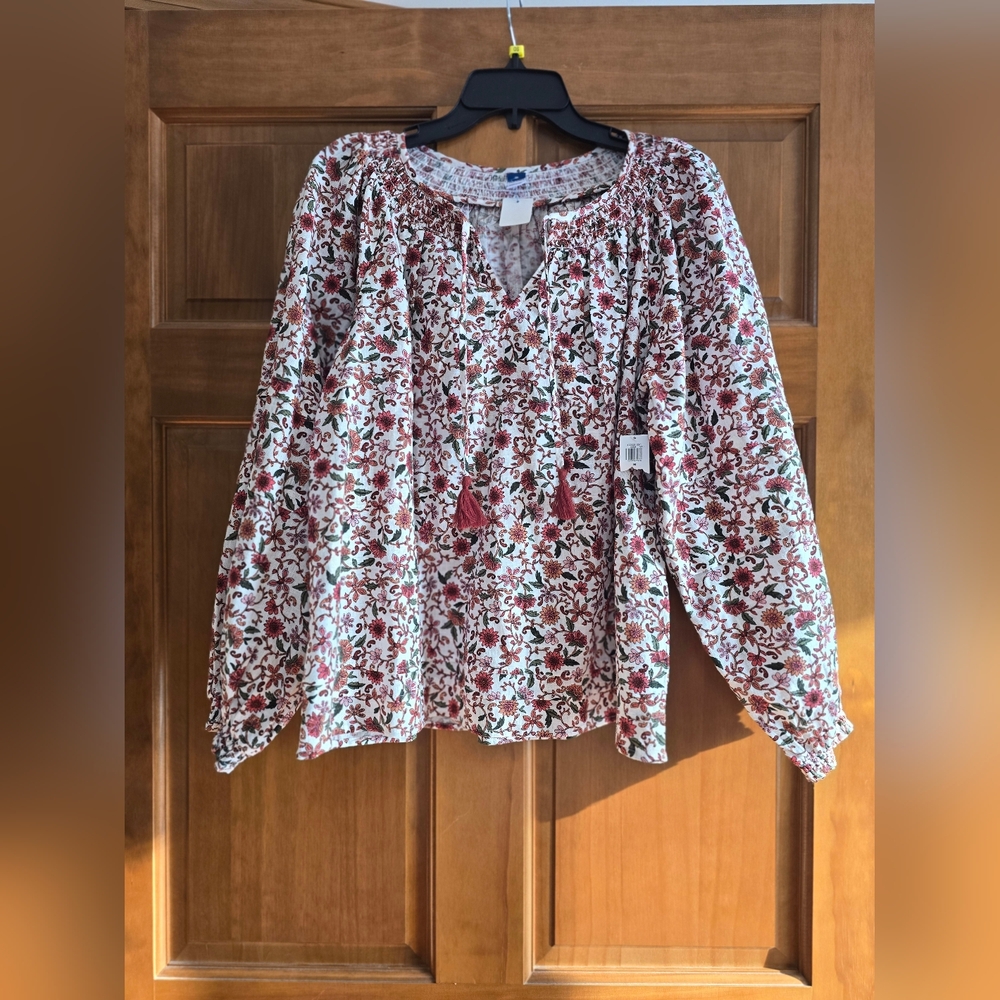NWT- Old Navy Puff-Sleeve Floral Smocked Poet Swing Blouse -Red, White & Green